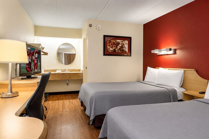Room 4 of 17