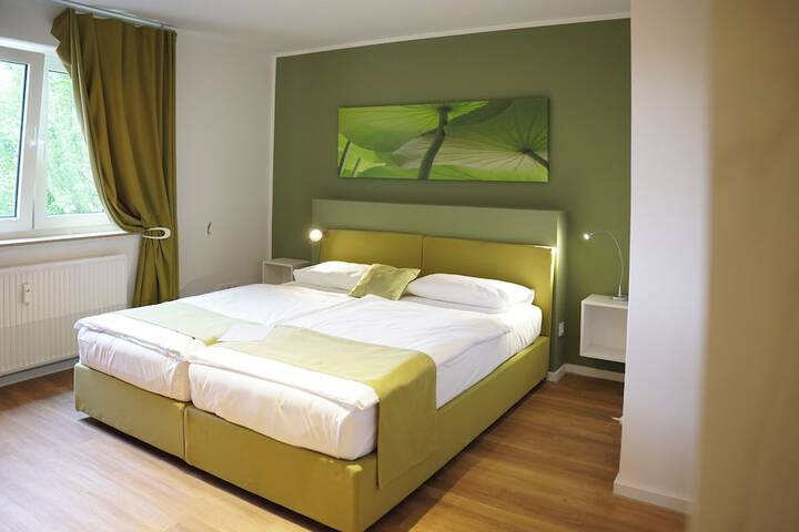 Room 14 of 76
