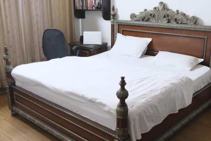 Room 4 of 26