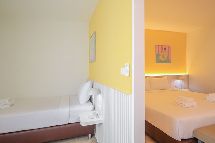 Room 27 of 71