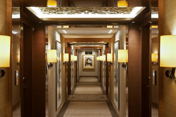 Ballroom/Hall 120 of 130