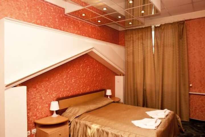 Room 2 of 26