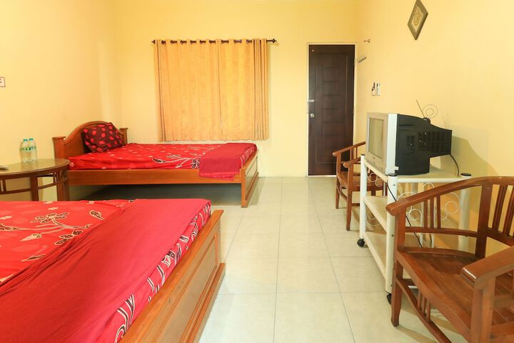 Room 17 of 33