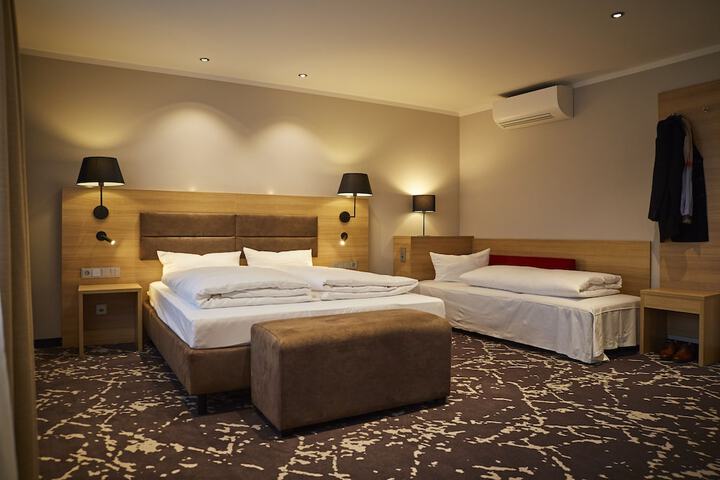 Room 18 of 38