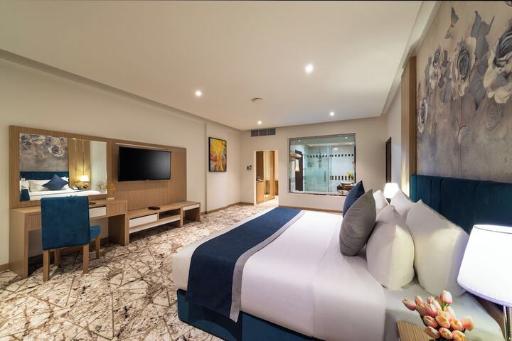 Room 13 of 48