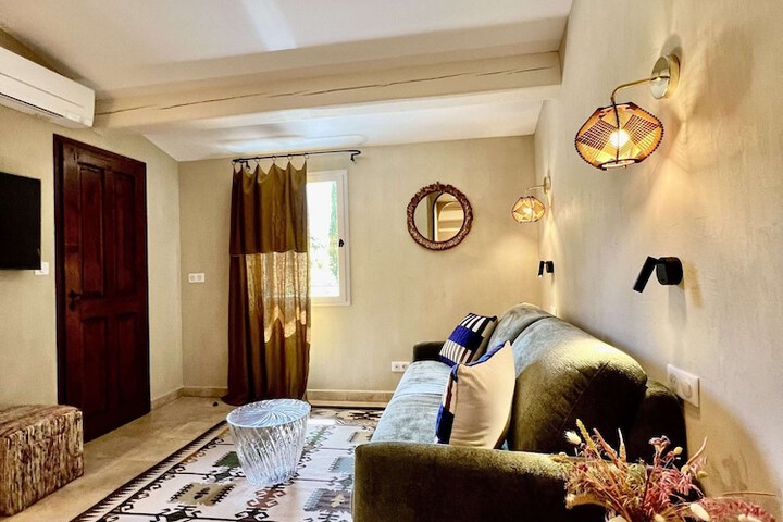Room 34 of 76