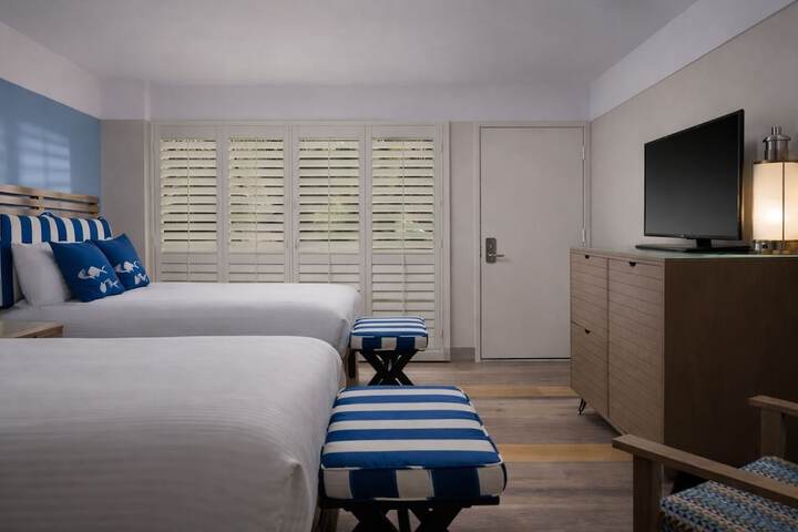 Room 8 of 38