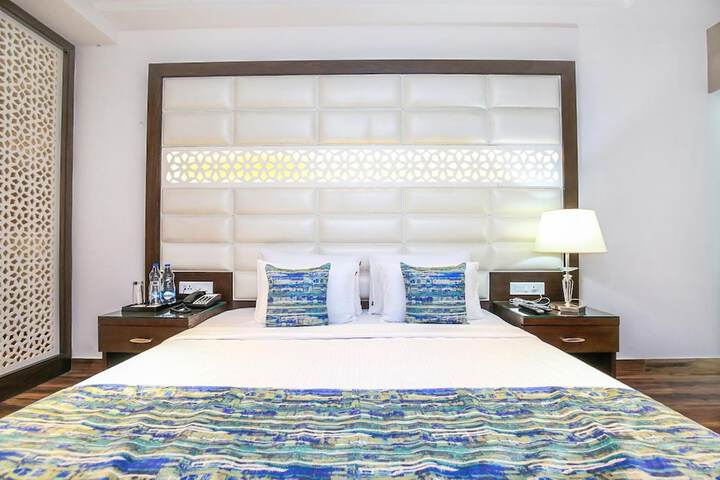 Room 27 of 74