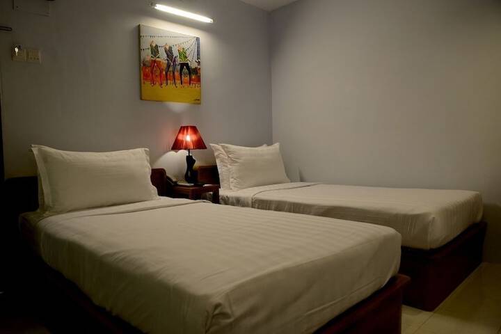 Room 7 of 39