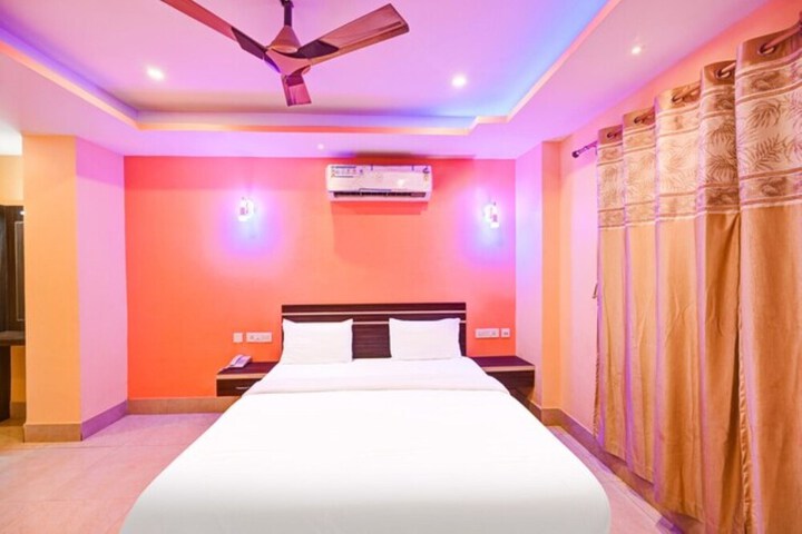 Room 4 of 12