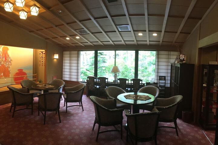 Entrance & Lobby