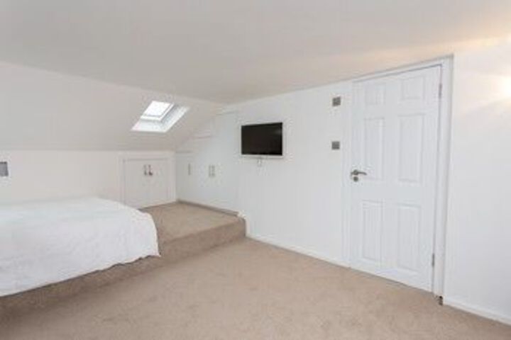 Room 12 of 28