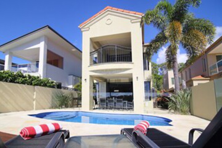 Pool 12 of 22