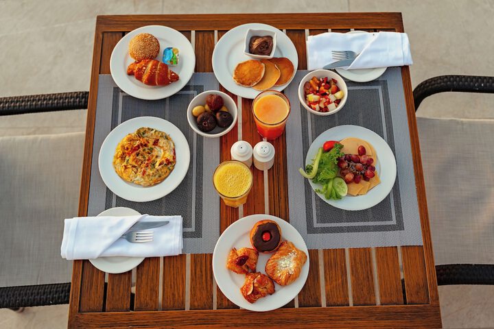 Dining 52 of 74