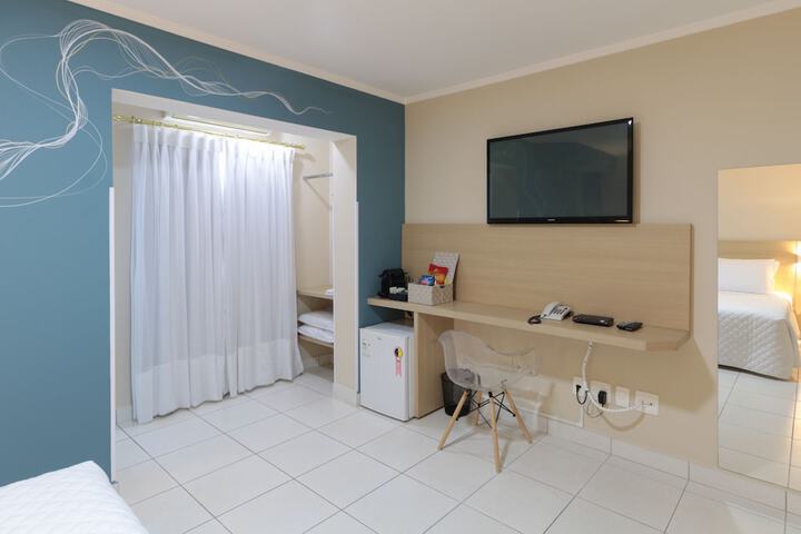 Room 27 of 43