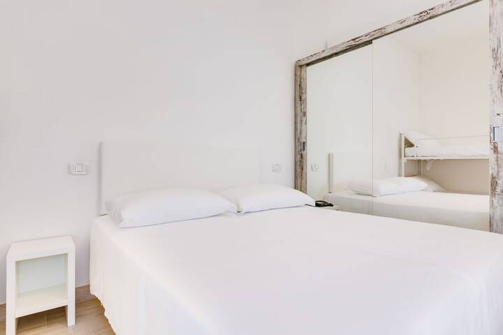 Room 14 of 66