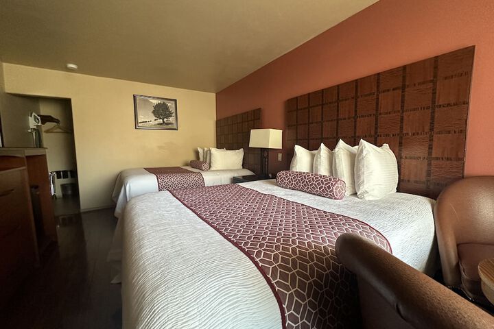 Room 10 of 42