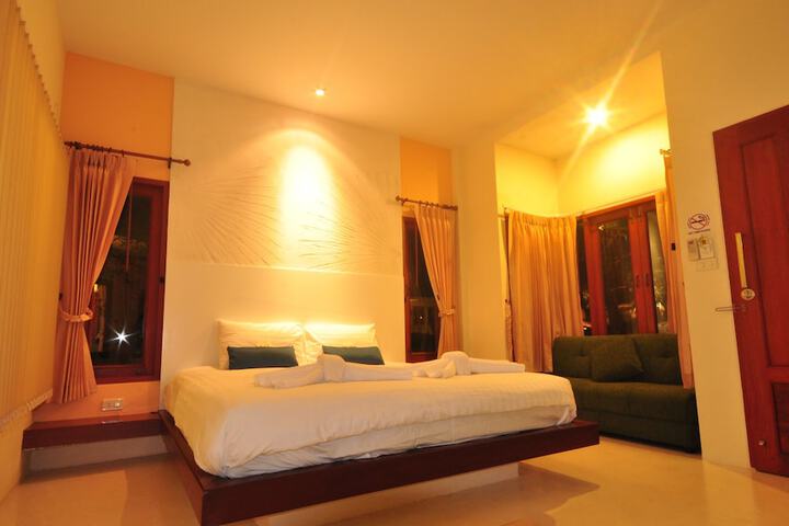 Room 4 of 68