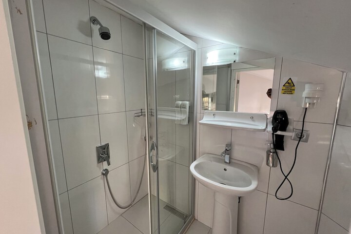 Room 80 of 108