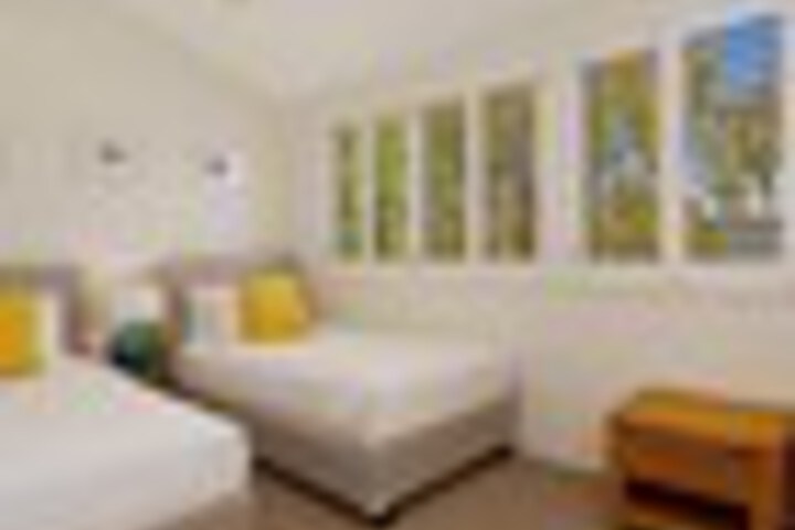 Room 5 of 27
