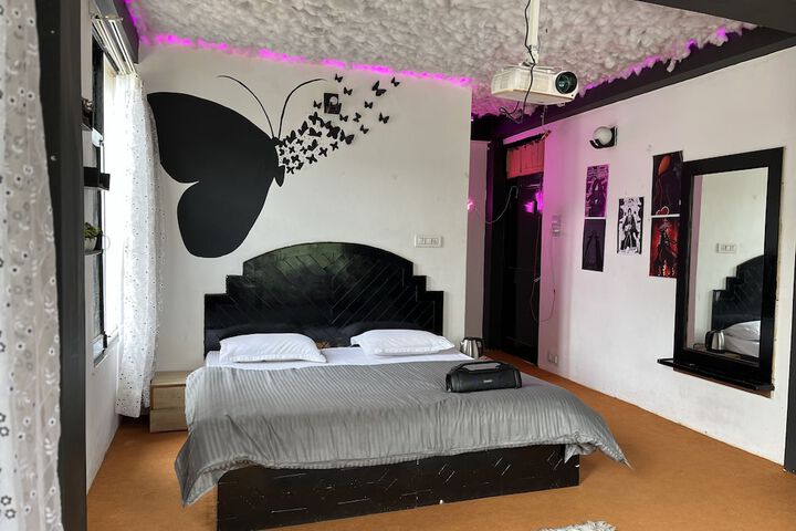 Room 25 of 49