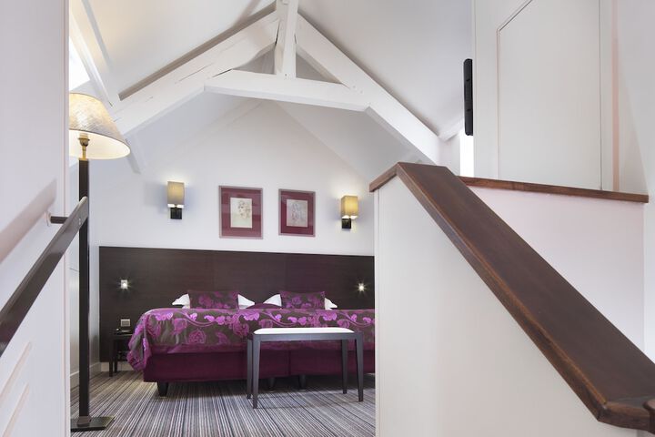 Room 16 of 30