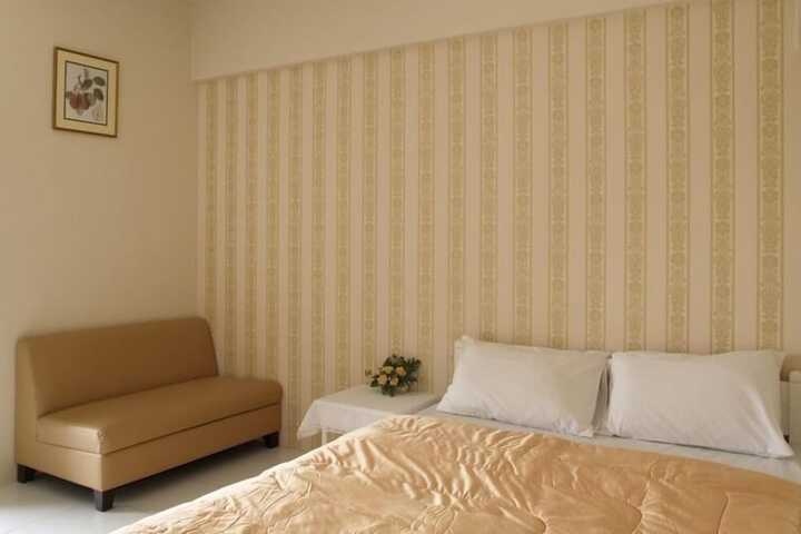 Room 19 of 35