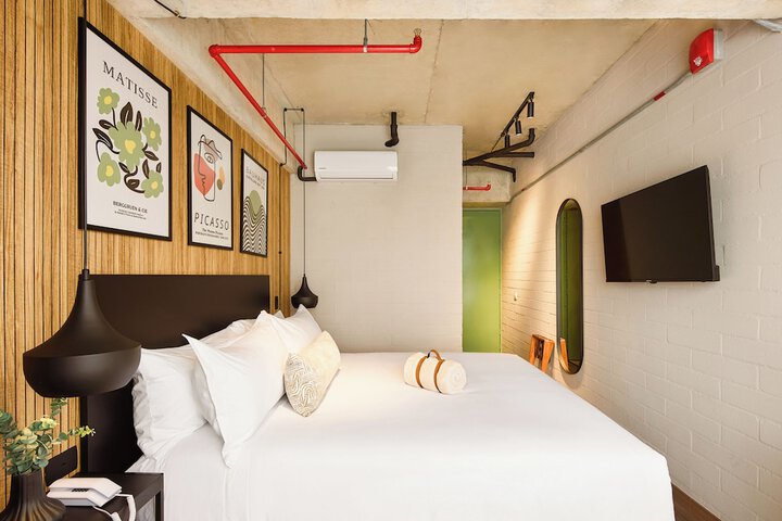 Room 8 of 36