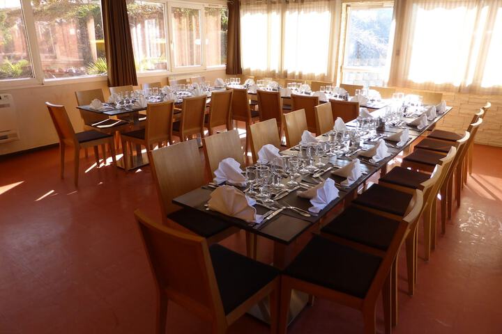Dining 39 of 61