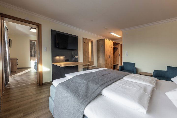 Room 17 of 60