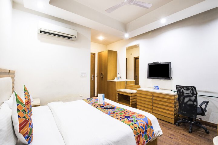 Room 17 of 25