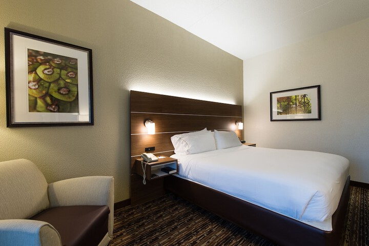 1 King Bed (15 of 23)