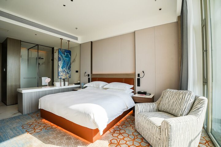 Room 13 of 85