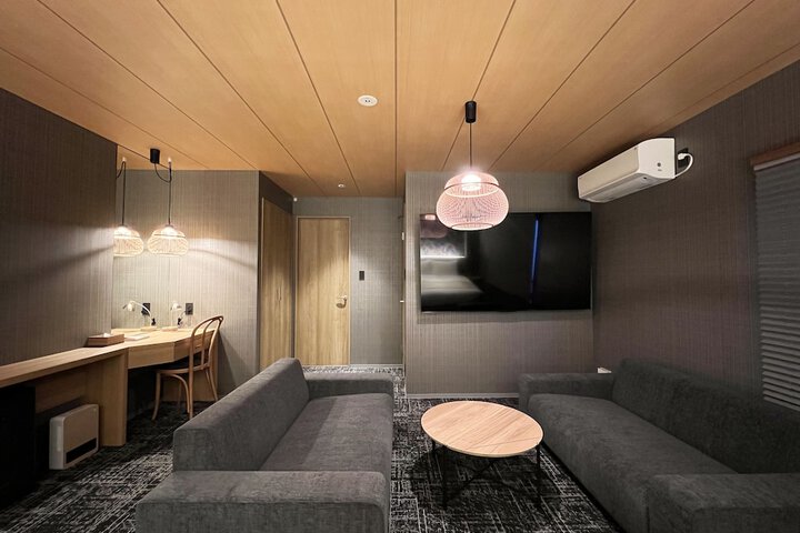 Room 16 of 74