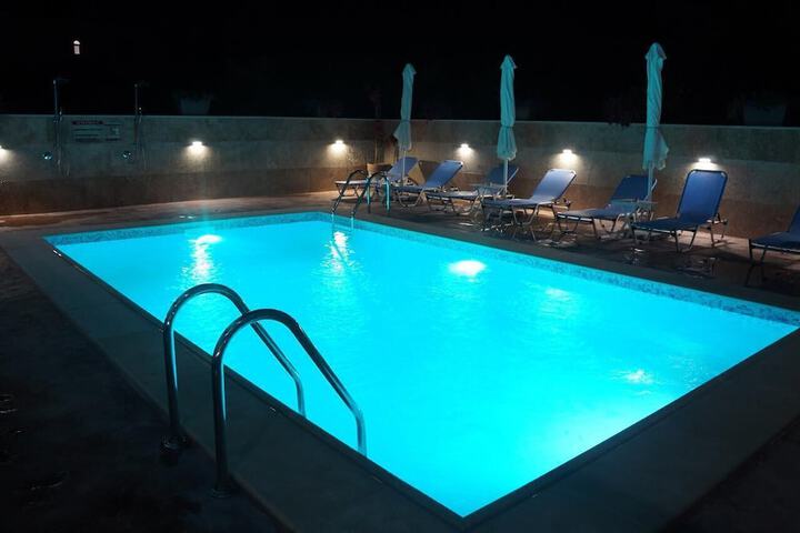 Pool 24 of 36