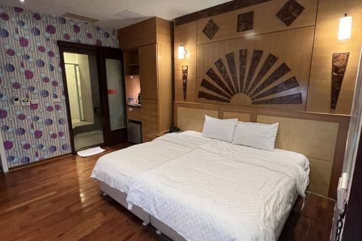 Room 38 of 79