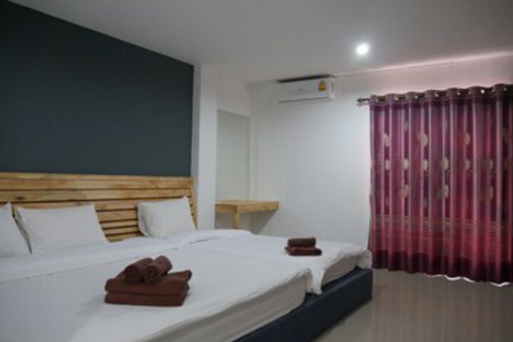 Room 28 of 38