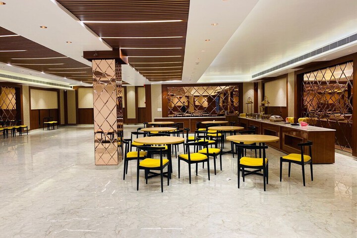 Dining 16 of 16