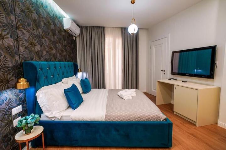 Room 6 of 46