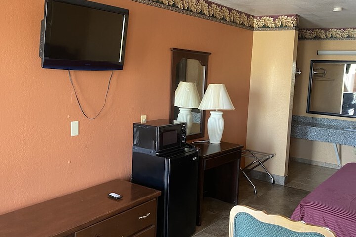 Room 7 of 26
