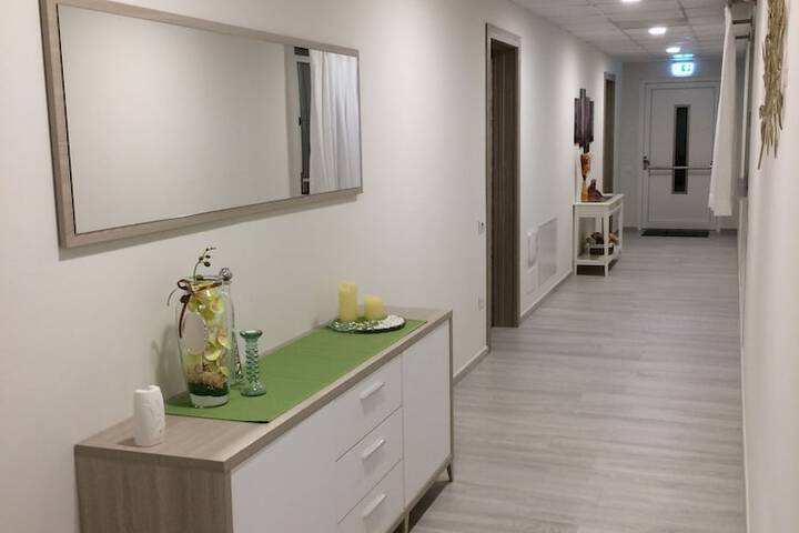 Ballroom/Hall 54 of 70