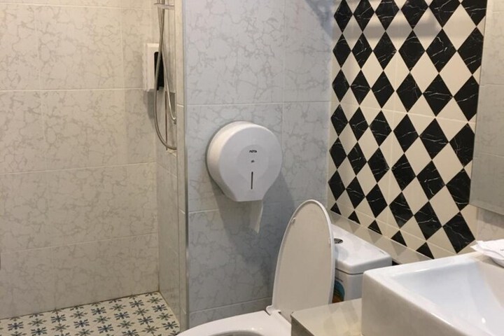 Room 44 of 51