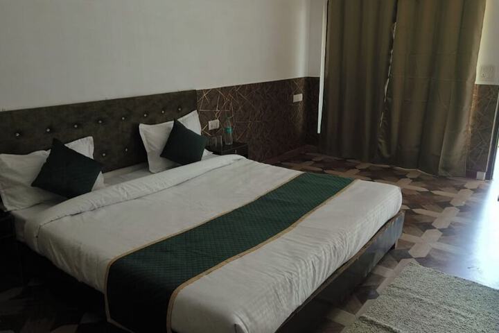 Room 10 of 39