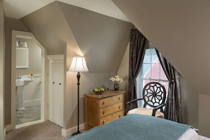Room 16 of 107