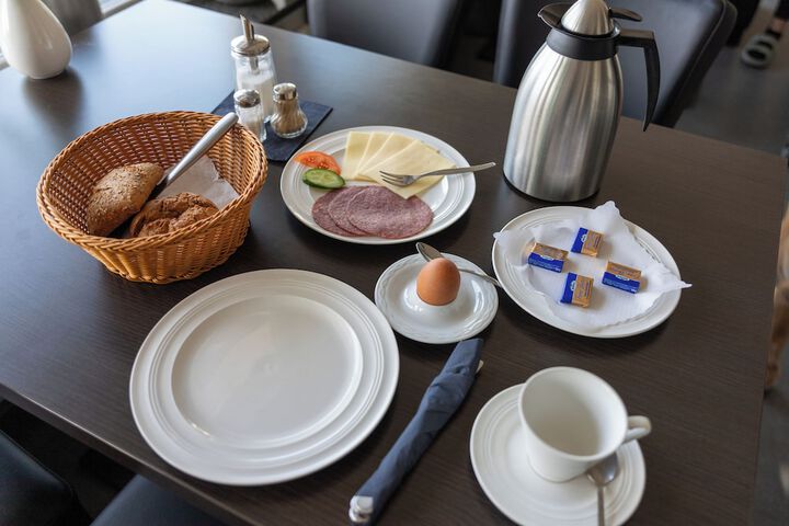 Breakfast/Coffee Service 31 of 67