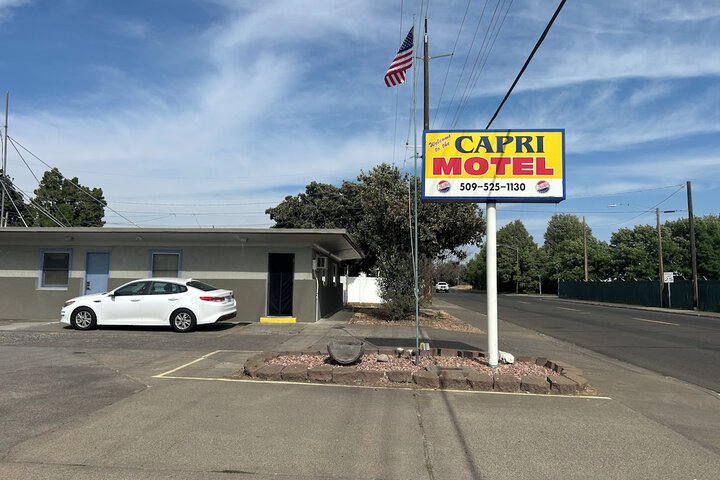 Capri Motel by Belvilla Walla Walla US 12 in Walla Walla, WA