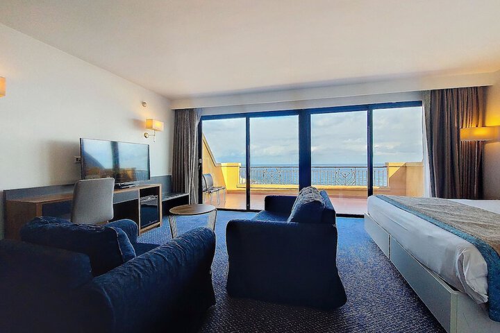 Room 54 of 148