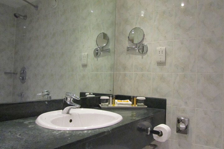 Room 41 of 68