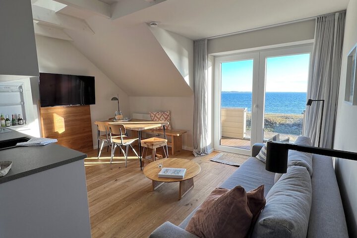 Room 40 of 85