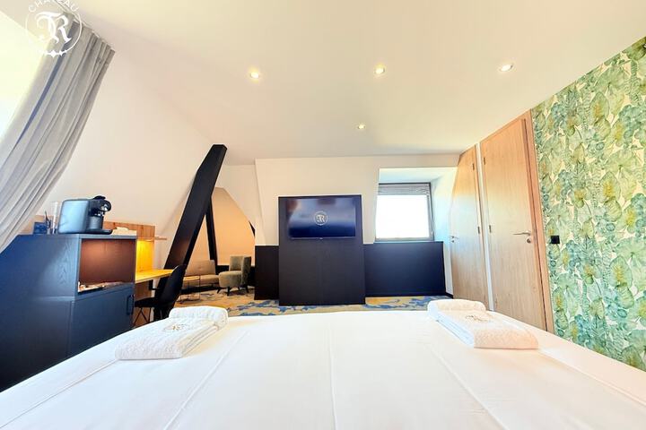 Room 45 of 217